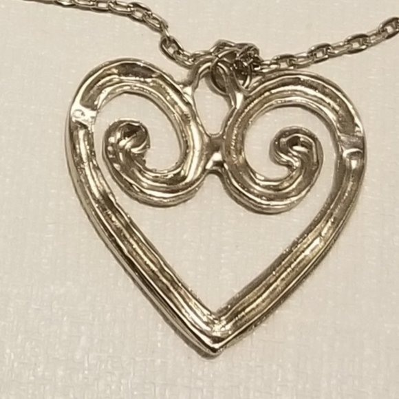 Vtg silvertone necklace with heart-shaped pendant - Picture 5 of 7